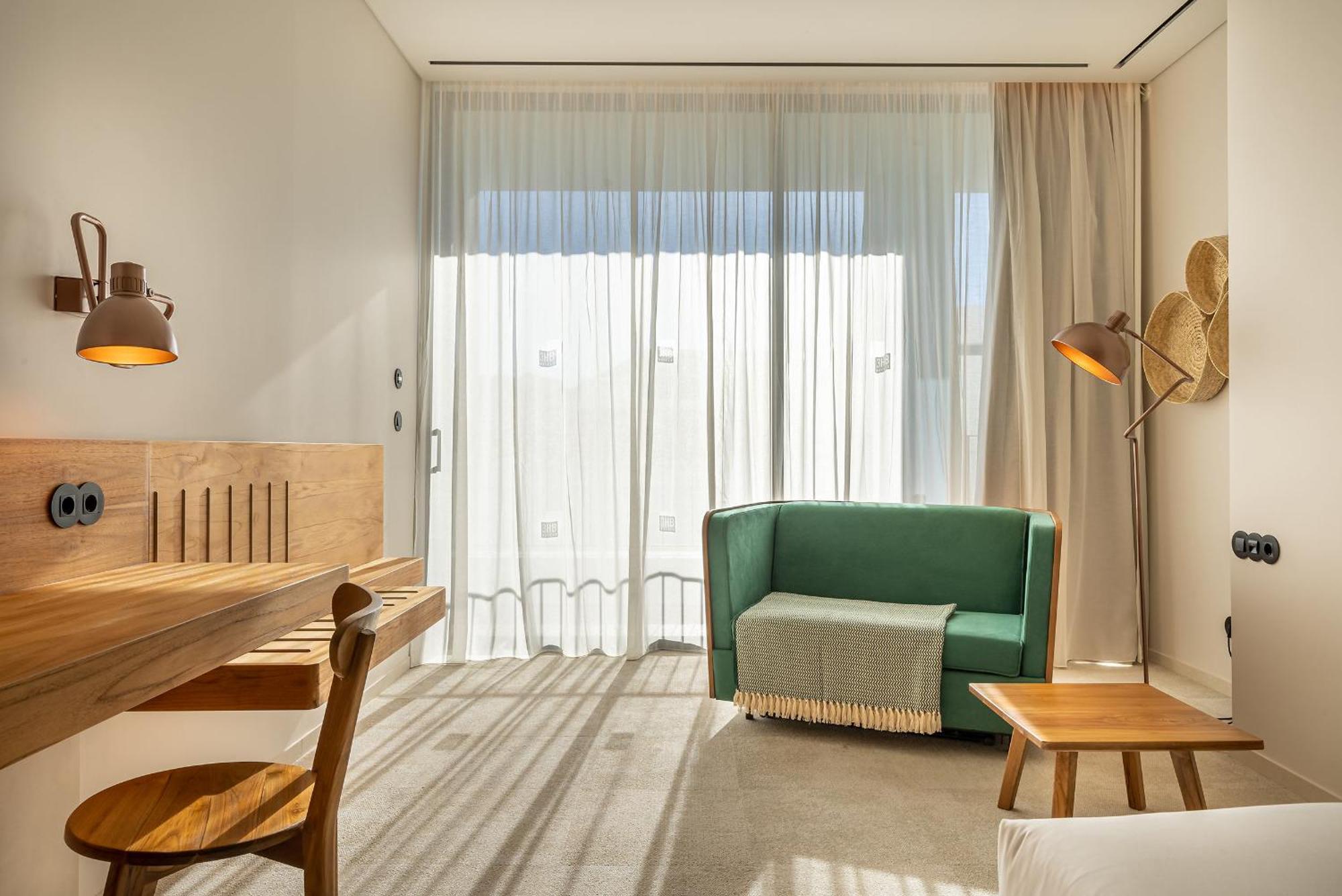 3Hb Faro Otel Oda fotoğraf A room at the hotel